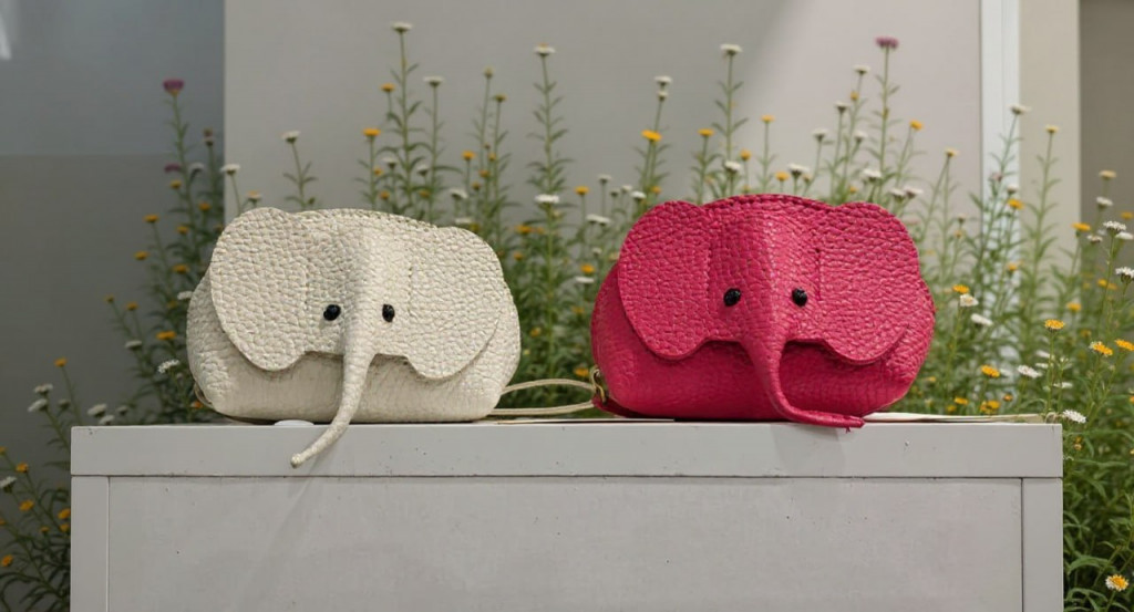 Сумочка из экокожи для ключей и карманных денег. Размер 13х9х5 см